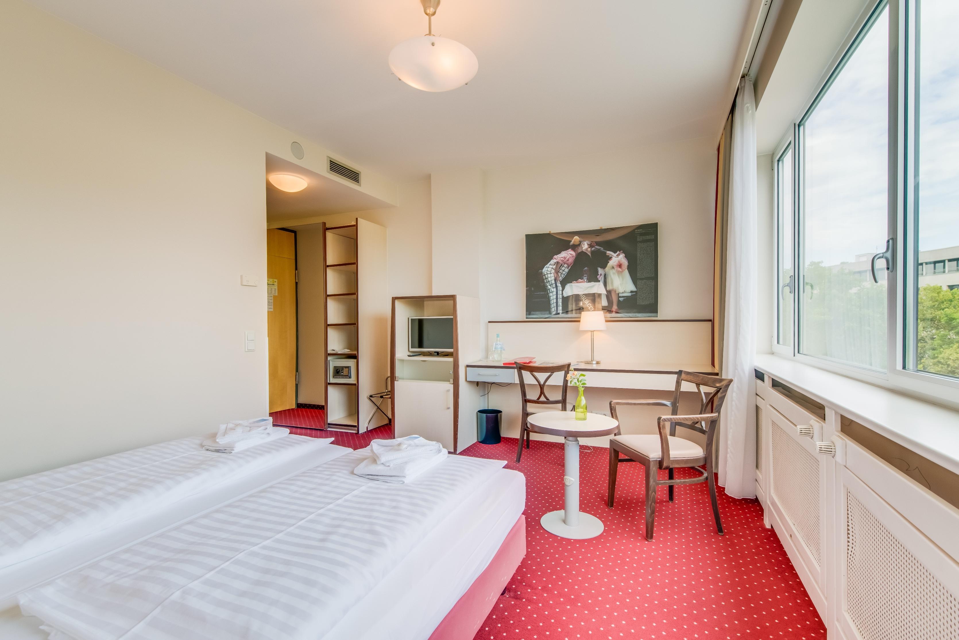 Kurfuerstendamm Hotel 3*